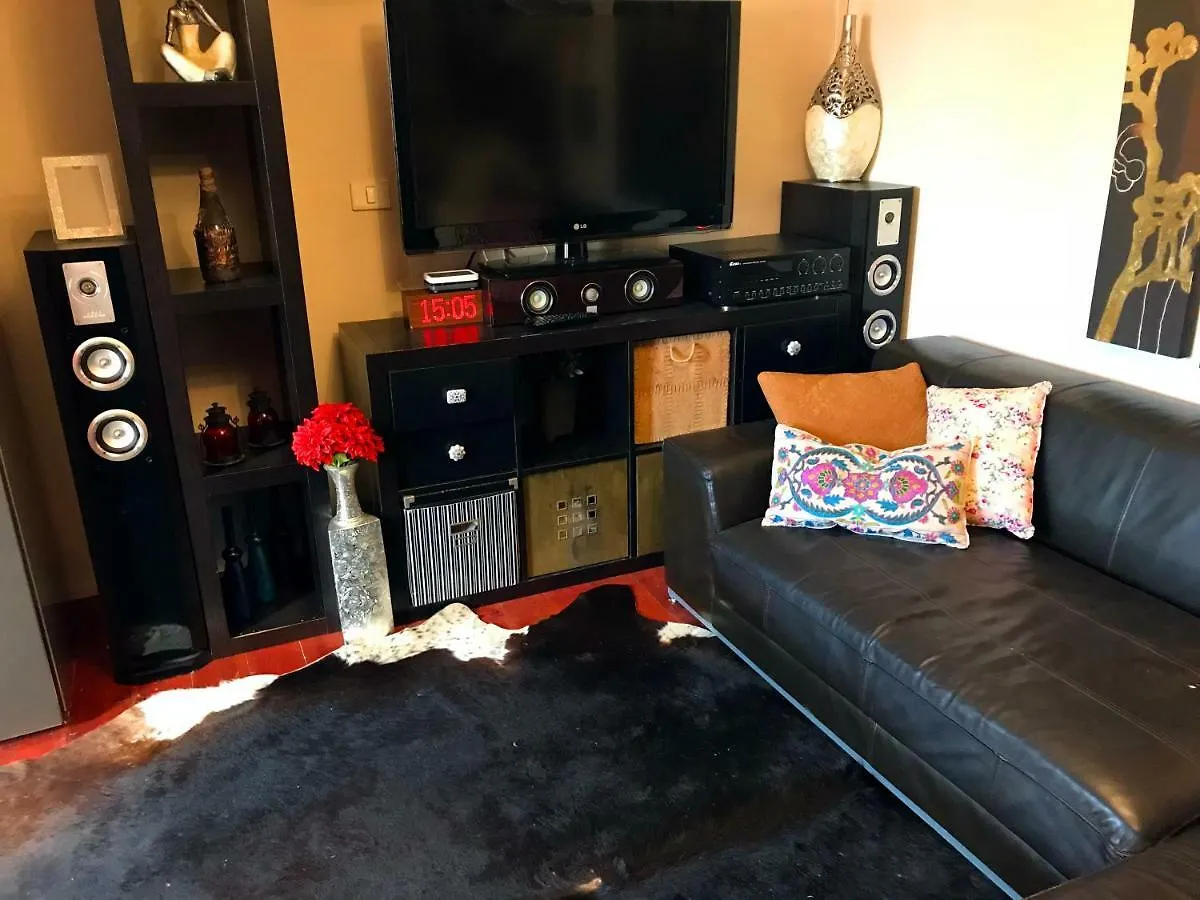 Room 16 洛斯克里斯蒂亚诺斯