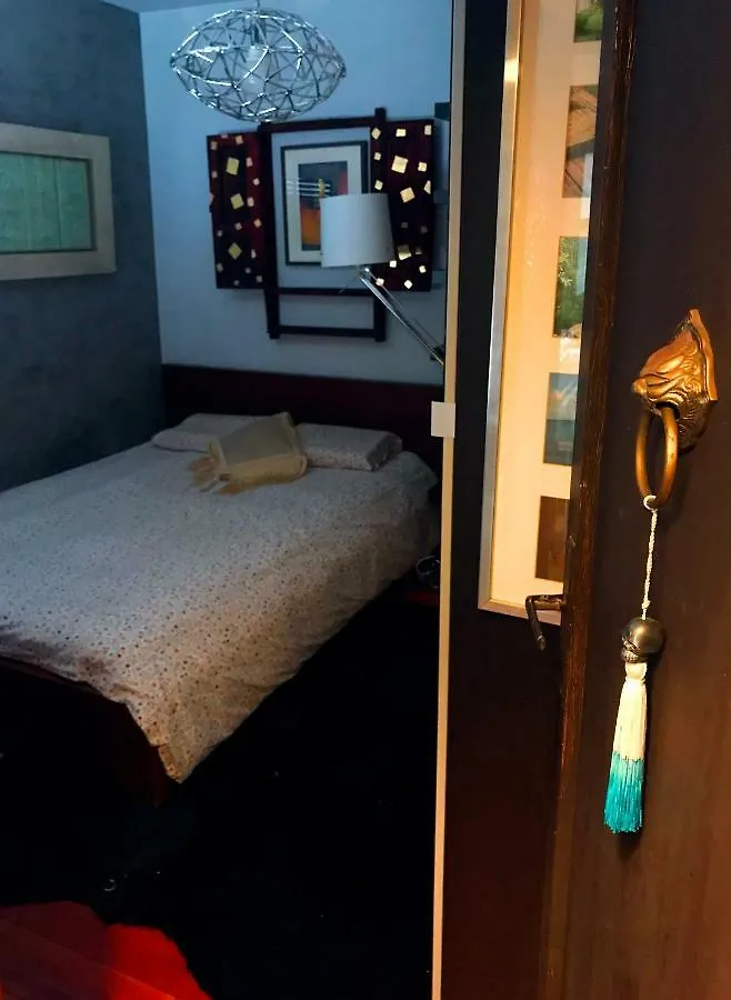 Room 16 洛斯克里斯蒂亚诺斯